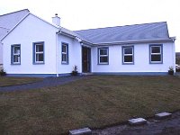 Gunnes' Auctioneers. New house in Achill, February 1999. - Lyons0017796.jpg  Gunnes' Auctioneers new house in Achill, February 1999. : 19990201 Gunnes' House 1.tif, Achill, Lyons collection