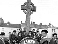 Photo in Balla for Going Places page in the Evening Herald, June 1971. - Lyons0016544.jpg  Photo in Balla for Going Places page in the Evening Herald, June 1971. : 1971 Misc, 19710628 Photos in Balla for Going Places page in the Evening Herald 3.tif, Lyons collection