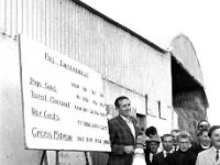 Open day at the Mc Andrew farm in Ballina, July 1969. - Lyons0017205.jpg  Open day at the Mc Andrew farm in Ballina, July 1969. : 19690730 Open day at the Mc Andrew farm Ballina 11.tif, Ballina, Farmers Journal, Lyons collection