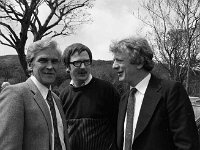 Opening of new caravan park at Old Head 1986. - Lyons0018466.jpg  Sculptor and Rosbeg artist Wayne Harlow with the actor Mick Lally. Centre, friend of Wayne Harlow at the opening of new apartments at Old Head, Louisburgh, June 1986. : 19860613 Opening of new caravan park at Old Head 6.tif, Louisburgh, Lyons collection