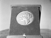 Prince Rainier & Princess Grace commemorative medal - Lyons0000052.jpg  Prince Rainier & Princess Grace commemorative medal : commemorative, Grace, Prince, Princess, Rainer