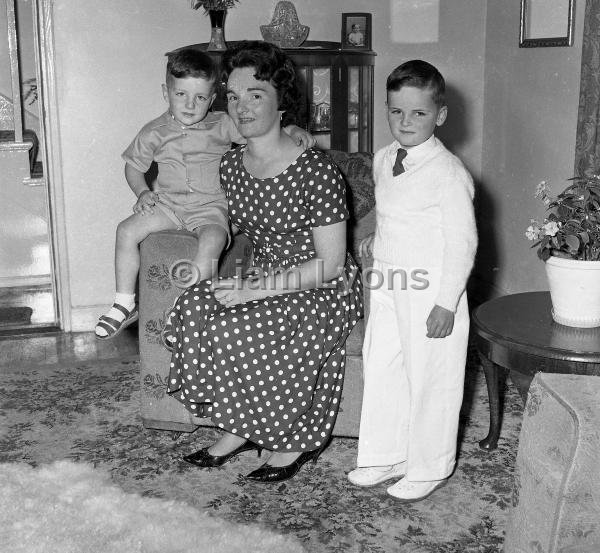 Maureen Kitterick & her two sons, 1960