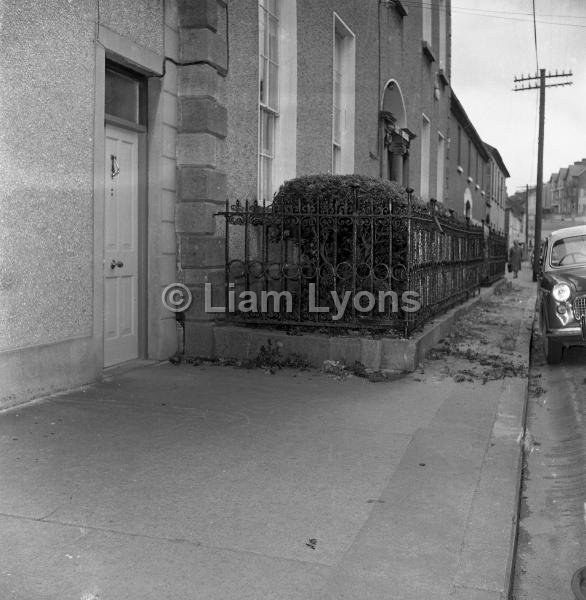  Bank of Ireland, railings,  Wesport, 1965