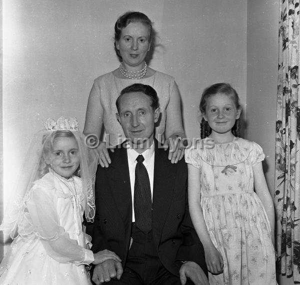 John & Mary O' Malley & daughters, 1965