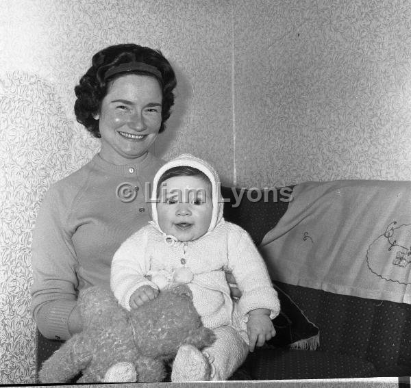 Mrs B feehan & daughter, 1965