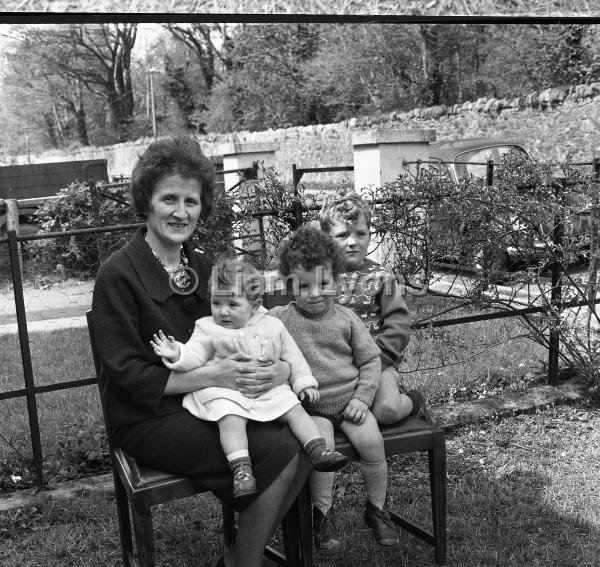 Mrs Giblin (junior) & her children, 1965