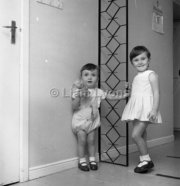 Maureen & Mike Hasting's children,  September 1967