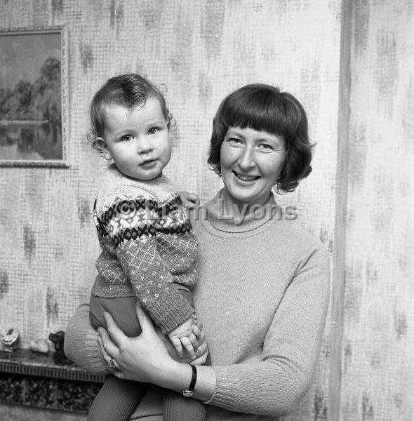 Kathleen Ferry & daughter,  November 1967