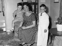 Maureen Kitterick & her two sons, 1960 - Lyons0000179.jpg  Maureen Kitterick & her two sons, 1960 : Kitterick, Maureen