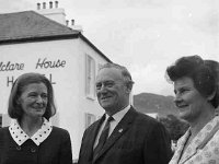 Lord & Lady Braum visiting Belclare House (Prime Minister of Aus - Lyons0001344.jpg  Mrs Bernadette Healy (left) & Lord & Lady Braum at Belclare House. : Bernadette Healy, Braum
