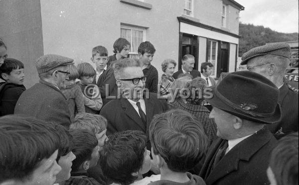 P J O' malley mingling amoung the well wishers