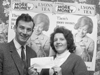 Lyons Tea Winner - Mrs Neary receiving cheque from Peter Duggan - Lyons0001615.jpg  Lyons Tea Winner - Mrs Neary receiving cheque from Peter Duggan : Duggan, Neary