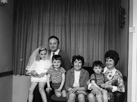 Michael & Maura Hastings & children with Mrs Mc Kenna - Lyons0002079.jpg  Michael & Maura Hastings & children with Mrs Mc Kenna : Hastings, McKenna