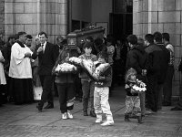 Tom Collins' funeral, June 1992. - Lyons0012278.jpg  Tom Collins' funeral, June 1992.. : Collins